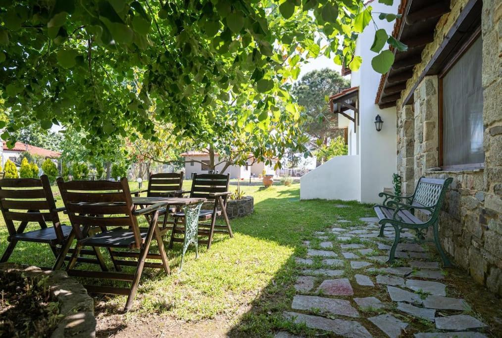Traditionelles Appartement Athos Shadow Am Meer Paralia Sikias Buitenkant foto