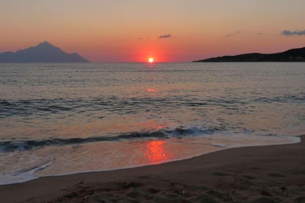Traditionelles Appartement Athos Shadow Am Meer Paralia Sikias Buitenkant foto