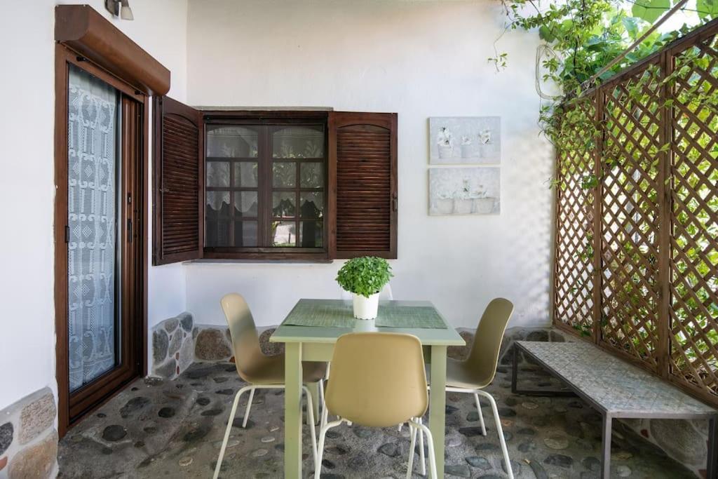 Traditionelles Appartement Athos Shadow Am Meer Paralia Sikias Buitenkant foto